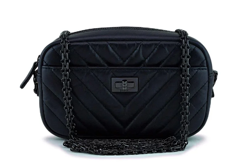 2018 Chanel So Black Chevron Reissue Camera Case Bag